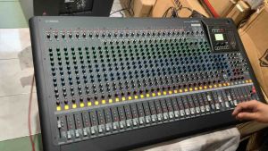 Mackie ProFX22v3 22-channel Mixer with USB and Effects