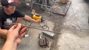 Máy hàn điện tử Hukan mma 200 mini tặng kèm phụ kiện que hàn valy siêu tiện lơi