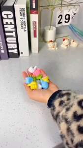 MJ88 Klip Holder Kabel Usb Gantungan Kunci Motif Jempol Tangan Unik