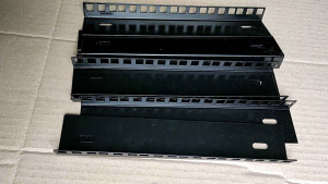 ( k kèm ốc) 1 thanh tiêu chuẩn lắp cho tủ mạng 6u tủ rack 6u thanh sắt V lỗ bắt thiết bị âm thanh