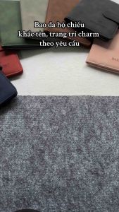 Túi đựng hộ chiếu màu Nâu Số 23 có quai gài miễn phí khắc tên dán charm có demo chất da đẹp ngăn đựng thẻ sim