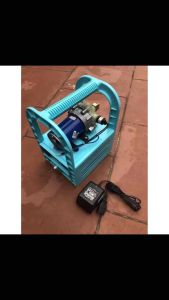 Bộ máy tăng áp 12v model 2800 kèm ác quy có hộp đựng quai sách tiện dụng tưới cây phun thuoc phun sương