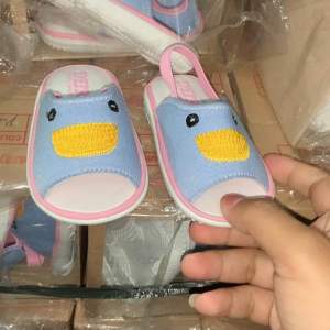 Sandal anak usia 1-3 thn decit caracter