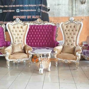 KURSI TERAS SAHRINI MAHKOTA KAYU JATI FINISHING MEJA KOPI MEWAH UKIR ANTIK SULTAN DEKORASI RUANG INTERIOR MURAH TATANING FURNITURES JEPARA