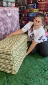 ที่นอนนุ่น แบบ 5 พับ ลายสก็อตมินิมอล ขนาด: หน้ากว้าง 60 x 175 x 8 ซม. ยัดด้วยนุ่นล้วน นุ่นแท้ 100%