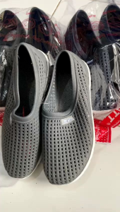 SEPATU KARET SLIP ON Sepatu Cowok Casual Anti Air Empuk Tidak Lecet Ringan