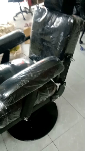 Ghế cắt tóc rái tai phổ thông