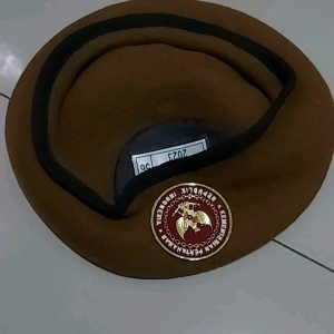 TOPI BARET DAN EMBLEM  JATAH KEMHAN
