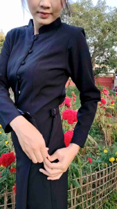 แยกผ้าถุง​ซิปข้าง​ใส่ขอบรอบเอวสีขาวมุกโอโม่​ สีดำ