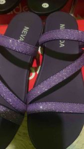 Sandal Wanita: Pilihan Nyaman & Hangat