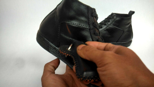 Sepatu Kulit Pria Dewasa: Tips Memilih dan Menggunakannya