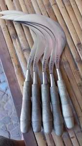 Sabit Rumput Baja Per Bintang Lima Asli Madura