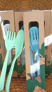 vania souvenir..sendok travel kemasan box isi 50 pcs souvenir pernikahan khitanan ulang tahun. murah lucu dan cantik Plus sendok garpu dan sumpit