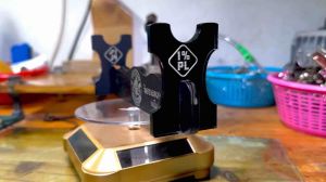 ที่วางคันตกกุ้ง วางคันเบ็ด สั่งทำเลเซอร์ เบ็ดตกกุ้ง บ่อกุ้ง แผ่นอะคริลิคหนา งานเลเซอร์ สั่งทำได้ ใส่ชื่อ ใส่โลโก้ สวยงาม หรูหรา มีระดับ ที่วางมีด ที่วางดาบ ที่วางเข็ม ที่วางไม้