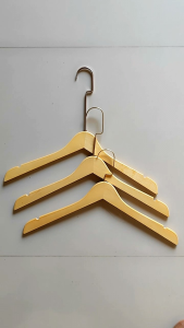 hanger kayu kepala bulat hook GEPENG GOLD HARGA 1 PCS