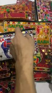 Dompet Untah Arab Saudi: Desain Tradisional & Ukuran 22x11cm