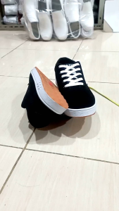 Sepatu Sneakers Pria Keren Hitam Laki Laki Dewasa Terbaru Bisa Buat Sekolah Dan Kerja