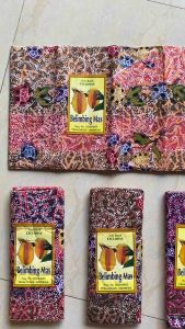 พร้อมส่งผ้าถุงผู้หญิงผลไม้ ตรามะเฟือง นำเข้าจากอินโดนีเซีย