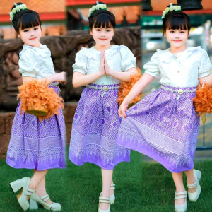 ชุดเซ็ทงานผ้าไทย เซ็ท 2ชิ้น เสื้อคอบัวระบาย แขนตุ๊กตา ผ้าแจ็คกาด+ กระโปรงผ้าฝ้าย ลายไทย ใส่งานโรงเรียนงานบุญ สวยงามมากๆค่ะ