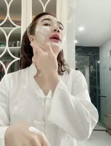 Kem Chống Nắng Morena Sun Solution Huyền Phi 50ml SPF 50+ PA+++ Phổ Rộng Nâng  Kiềm Dầu