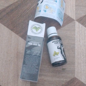minyak daun tiga jari Papua asli obat kuat dan tahan lama pria minyak lintah besar kelamin permanen