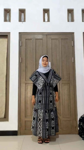 Laura outer dan rok tenun batik couple kemeja motif toraja hitam tenun etnik