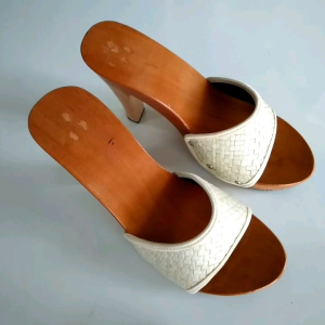 Kelom Hels Natural Kayu Selop Anyam Samak