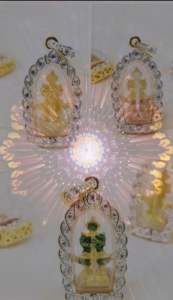 จี้องค์ท้าวเวสสุวรรณ(องค์ทอง)แระดับเพชรสวิสเลี่ยมกรอบหุ้มทองคำแท้หนาพิเศษ