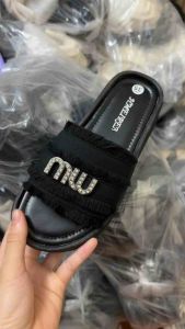 Dép nữ tua rua vải đế siêu nhẹ cao 4cm gắn chữ thời trang nữ