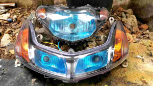 REFLEKTOR LAMPU DEPAN MIO SMILE CUSTOM BIRU PLUS LAMPU SEN 1 SET COSTUM BIRU