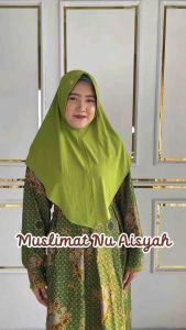 (New Product) JILBAB BORDIR MUSLIMAT NU AISYAH\\n\\nSelamat datang di artikel kami tentang Jilbab Bordir Muslimat NU Aisyah, produk baru yang menawarkan desain elegan dan kualitas tinggi. Kami akan membahas berbagai aspek tentang jilbab bordir ini, mulai dari bagaimana memilih jilbab bordir yang tepat hingga cara merawatnya agar tetap awet. Mari kita mulai!\\n\\n Jilbab Bordir Cocok untuk Acara\\n\\nJilbab bordir cocok untuk Muslimah yang ingin tampil menawan dalam berbagai acara. Desain bordir pada jilbab Muslimat NU Aisyah dirancang secara elegan dan kualitas tinggi, sehingga dapat menjadi pilihan tepat untuk acara formal maupun non-formal.\\n\\n Jilbab Bordir untuk Muslimah\\n\\nJilbab bordir Muslimat NU Aisyah cocok digunakan oleh Muslimah yang menginginkan penampilan yang menawan dan elegan. Desain bordir yang indah dapat menambah nilai estetika pada penampilan Anda.\\n\\n Jilbab Bordir Muslimat NU Aisyah\\n\\nJilbab bordir Muslimat NU Aisyah dirancang dengan hati-hati oleh para desainer profesional. Setiap detail bordir dipilih dengan cermat untuk menciptakan desain yang indah dan menarik perhatian.\\n\\n Jilbab Bordir Desain Elegan\\n\\nDesain bordir pada jilbab Muslimat NU Aisyah dibuat dengan gaya elegan yang sesuai dengan kebutuhan Muslimah modern. Desain bordir yang unik dan menarik akan membuat Anda tampil lebih percaya diri dan menawan.\\n\\n Bagaimana Memilih Jilbab Bordir yang Tepat\\n\\nPilih jilbab bordir yang tepat untuk Anda dengan mempertimbangkan beberapa faktor berikut:\\n\\n Cara Mencari Jilbab Bordir Berkualitas Tinggi\\n\\nUntuk mencari jilbab bordir berkualitas tinggi, pastikan Anda membeli dari penjual yang terpercaya dan memiliki reputasi baik. Periksa ulasan pelanggan sebelum membeli untuk mendapatkan gambaran tentang kualitas produk.\\n\\n Tips Memilih Jilbab Bordir yang Sesuai dengan Acara\\n\\nBerikut adalah beberapa tips untuk memilih jilbab bordir yang sesuai dengan acara:\\n\\n- Pilih warna dan desain yang sesuai dengan tema acara.\\n- Pertimbangkan ukuran jilbab yang sesuai dengan bentuk wajah Anda.\\n- Jika acara formal, pilih jilbab bordir dengan desain yang lebih sederhana dan elegan.\\n\\n Cara Merawat Jilbab Bordir\\n\\nBerikut adalah beberapa langkah-langkah merawat jilbab bordir:\\n\\n Langkah-langkah Merawat Jilbab Bordir\\n\\n1. Hindari mencuci jilbab bordir dengan mesin cuci, karena dapat merusak bordir.\\n2. Gunakan deterjen yang lembut dan hindari pemakaian pemutih.\\n3. Rendam jilbab bordir dalam air hangat selama 15 menit.\\n4. Setelah dicuci, gantungkan jilbab bordir agar kering.\\n\\n Tips Mencuci Jilbab Bordir dengan Benar\\n\\nBerikut adalah beberapa tips untuk mencuci jilbab bordir dengan benar:\\n\\n- Gunakan air hangat dan deterjen yang lembut.\\n- Hindari pemakaian pemutih.\\n- Rendam jilbab bordir dalam air hangat selama 15 menit.\\n- Setelah dicuci, gantungkan jilbab bordir agar kering.\\n\\n Cara Menyimpan Jilbab Bordir agar Tetap Awet\\n\\nBerikut adalah beberapa cara untuk menyimpan jilbab bordir agar tetap awet:\\n\\n- Simpan jilbab bordir dalam kotak khusus atau lemari pakaian yang bersih dan kering.\\n- Hindari menyimpan jilbab bordir di tempat yang lembab atau terpapar sinar matahari langsung.\\n- Gunakan hanger atau lipat jilbab bordir dengan hati-hati untuk mencegah kerutan.\\n\\nSemoga informasi ini membantu Anda dalam memilih dan merawat jilbab bordir Muslimat NU Aisyah. Selamat berbelanja dan semoga penampilan Anda menjadi lebih menawan!\"