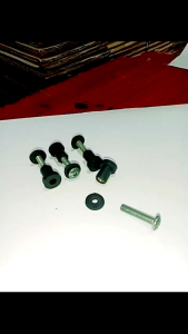 istimewahmotor 4 baut M5+4mur karet Visor+4ring karet