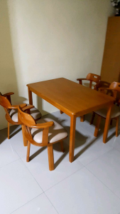 โต๊ะอาหารไม้จริงยางพารา สินค้าเมืองไทย