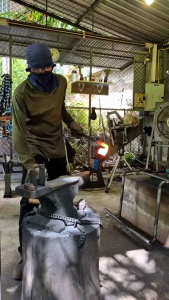 มีดกรีดยางพารา มีดนกฮูก สำหรับยางอ่อน/ยางแก่ ยางต้นเล็ก/ใหญ่ เปลือกบาง/หนา ยางหน้าแรก/กรีดซ้ำหน้า มีดนกฮูก มีดตีเหล็กใบกบ