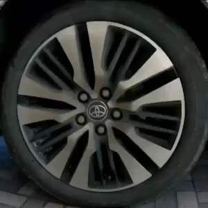 น้ำยาทายางดำ เคลือบยางดำ สูตรดำเงางาม ติดทนนาน 1 เดือน