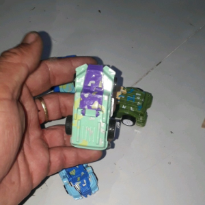 1 chiếc xe biến hình chạy chớn bằng nhựa rất đẹp Xe Đồ Chơi Cho Trẻ 6-8 Tuổi Xe Đồ Chơi Nhiều Màu Sắc - Lazada