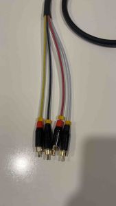 สายrca4ออก4 ตัวผู้หัวท้าย ทำจากสายมัลติคอร์4คอร์ของDynacomหัวrcaมีแบบ เหล็ก/ทองเหลืองแท้100%