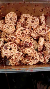 Krupuk Rapaels & Krupuk Pedos: Kerupuk Viral Khas Indonesia