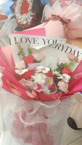 hoa sáp mẫu tự do màu sắc nổi bật tông hồng sen