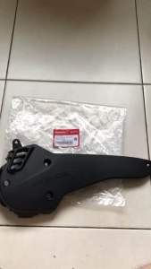 ครอบแคร้ง Pcx160 (21-25) ฝาครอบดักอากาศซ้าย มอเตอร์ไซค์ 100% แท้ศูนย์ 19640-K1Z-T00