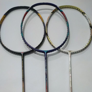 RAKET BADMINTON LINING AERONAUT 9000 / 32 LBS BONUS TAS & GRIP