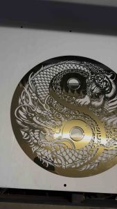 มังกร เสือ ฉลุลาย แสตนเลส304 สีทอง หนา0.8 mm ฉลุลาย เสือvsมังกร หยินหยาง แสตนเลสฉลุลาย มงคล แสตนเลสตกแต่งบ้าน แสตนเลสตกแต่งประตู