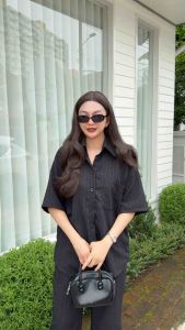 A1323 ชุดเซตเสื้อเชิ้ตแขนสั้น กระเป๋าหน้า 1 ข้าง + กางเกงขายาวสีดำ