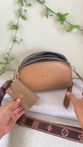 Alexa Tas Wanita 3 Ruang Sling bag