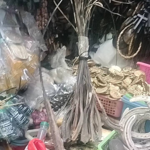 BUNTOT PAGICHARMS 1pc 15 inches in up 1 piraso panlagay sa pintuan