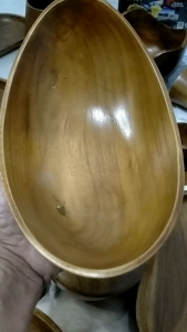 mangkuk bentuk perahu dari kayu jati ukuran 22 x 14 cm