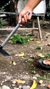 Cangkul & Garukan Sampah Serbaguna: Alat Taman & Pertanian Praktis