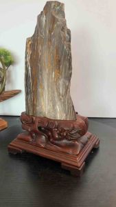 TSK Crystal  SHY010 天然树化玉 黄里透白 色泽圆润 特制雕刻实木底座 Natural Tree Fossil Jade