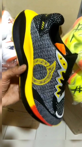 Sepatu lari pria outdoor sport viral sepatu olahraga jalan santai pria nyaman dipakai Sneakers cowok model baru