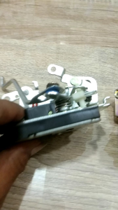 Door Lock Pintu Tengah Toyota Kijang Kapsul / 7K Kanan dan Kiri